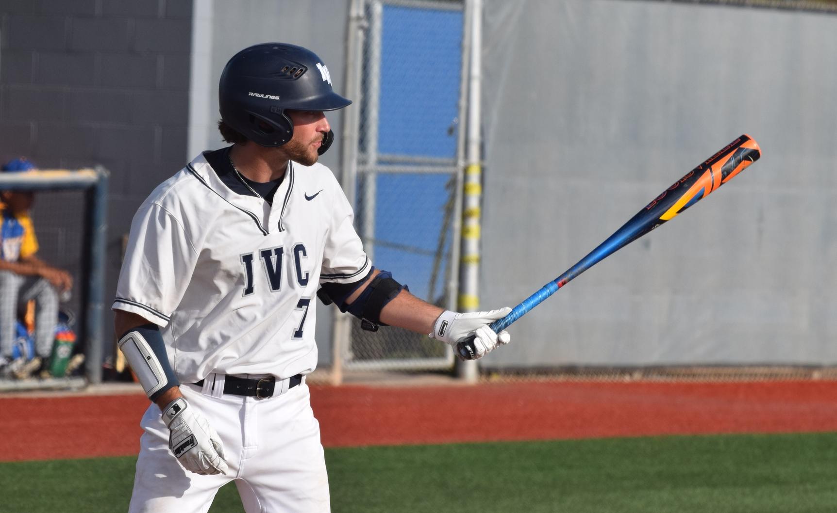 Baseball team drops second game of conference series to Dons