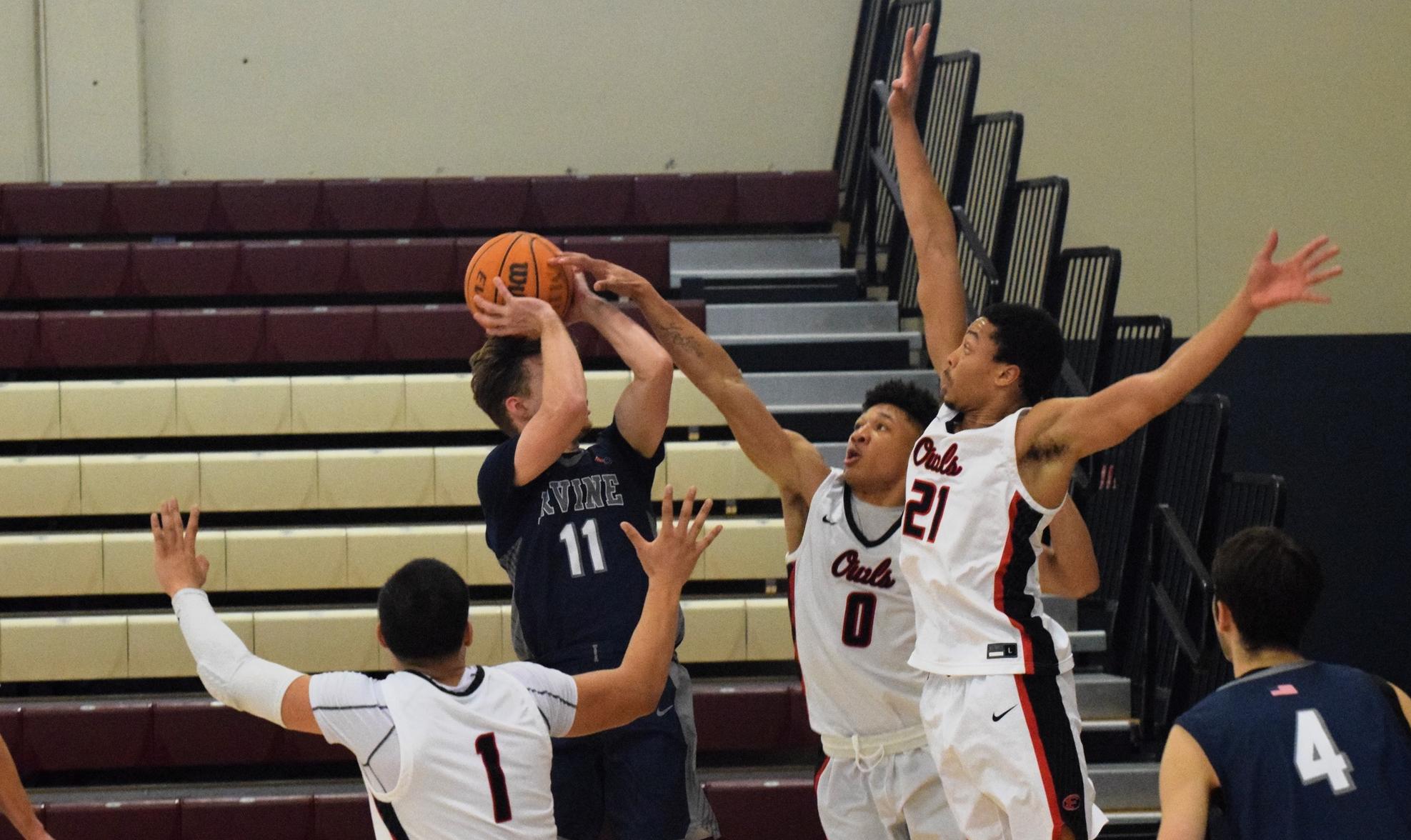 Men's basketball team takes down El Camino by 13