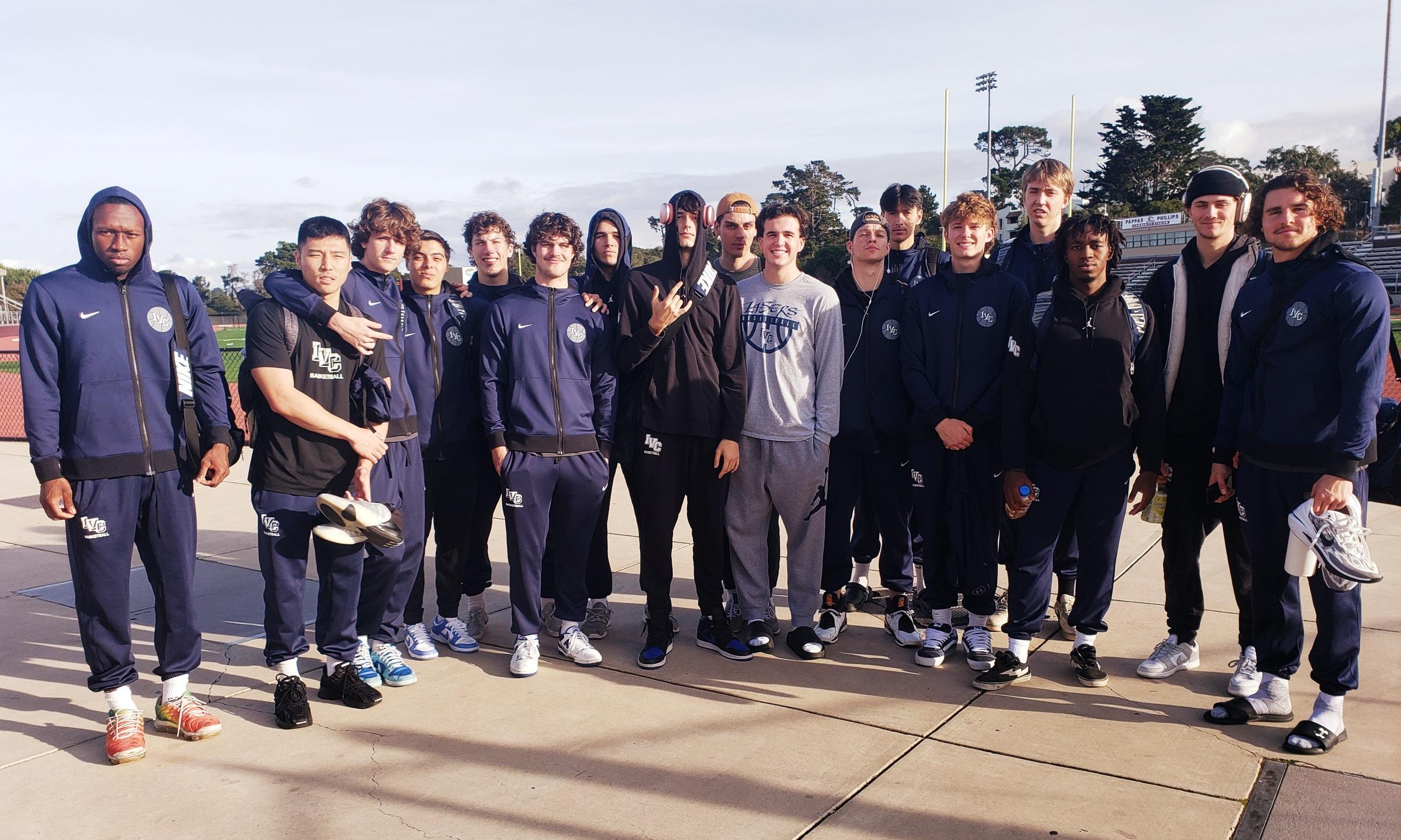 Men's basketball team wins consolation title at Monterey