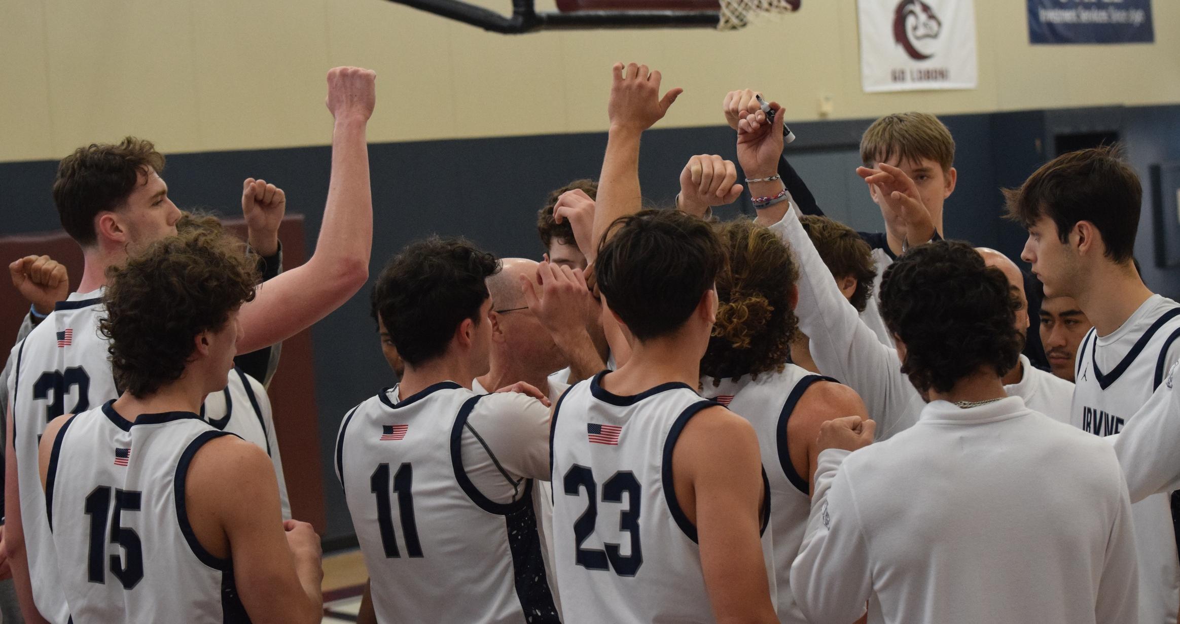Men's basketball team splits its first two games at Monterey