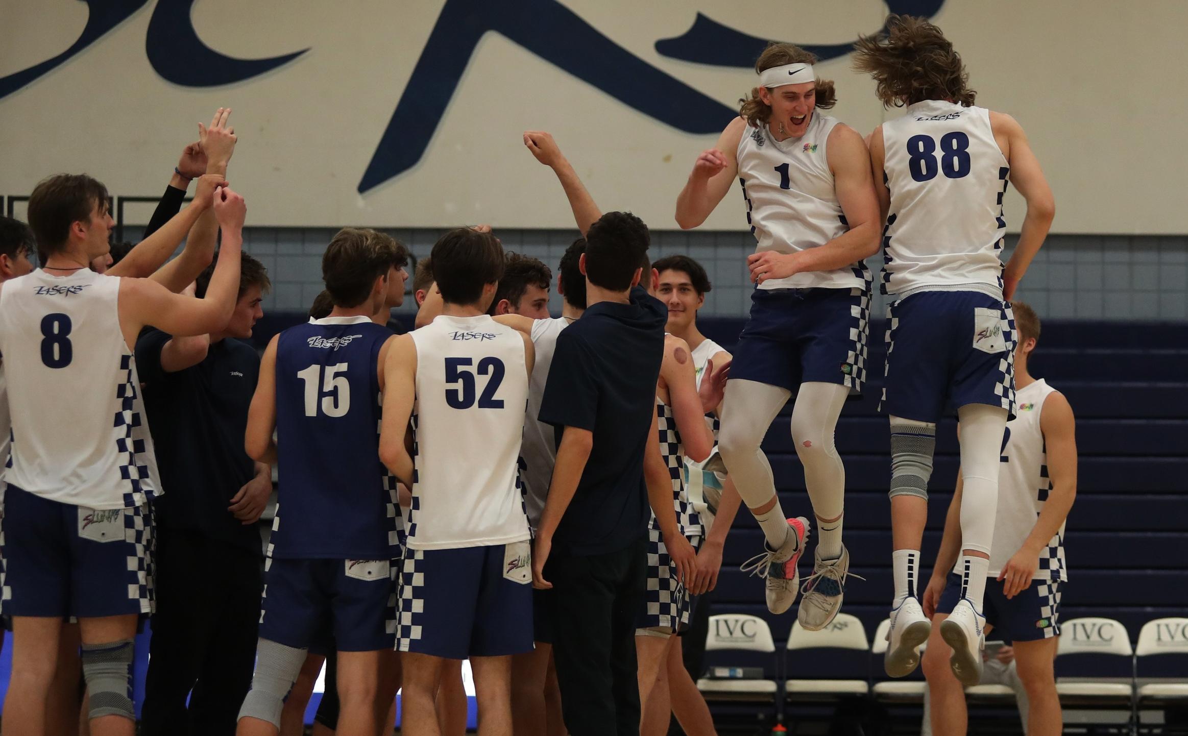 No. 3 men's volleyball team sweeps No. 8 Fullerton Friday night