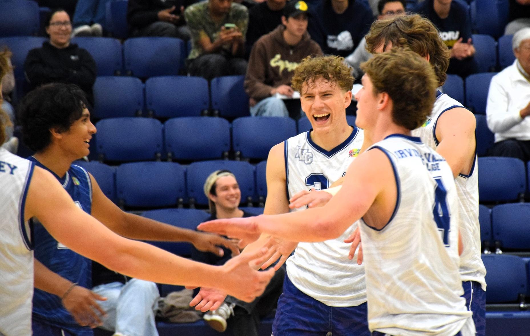Men's volleyball team takes fourth in row, and on a roll