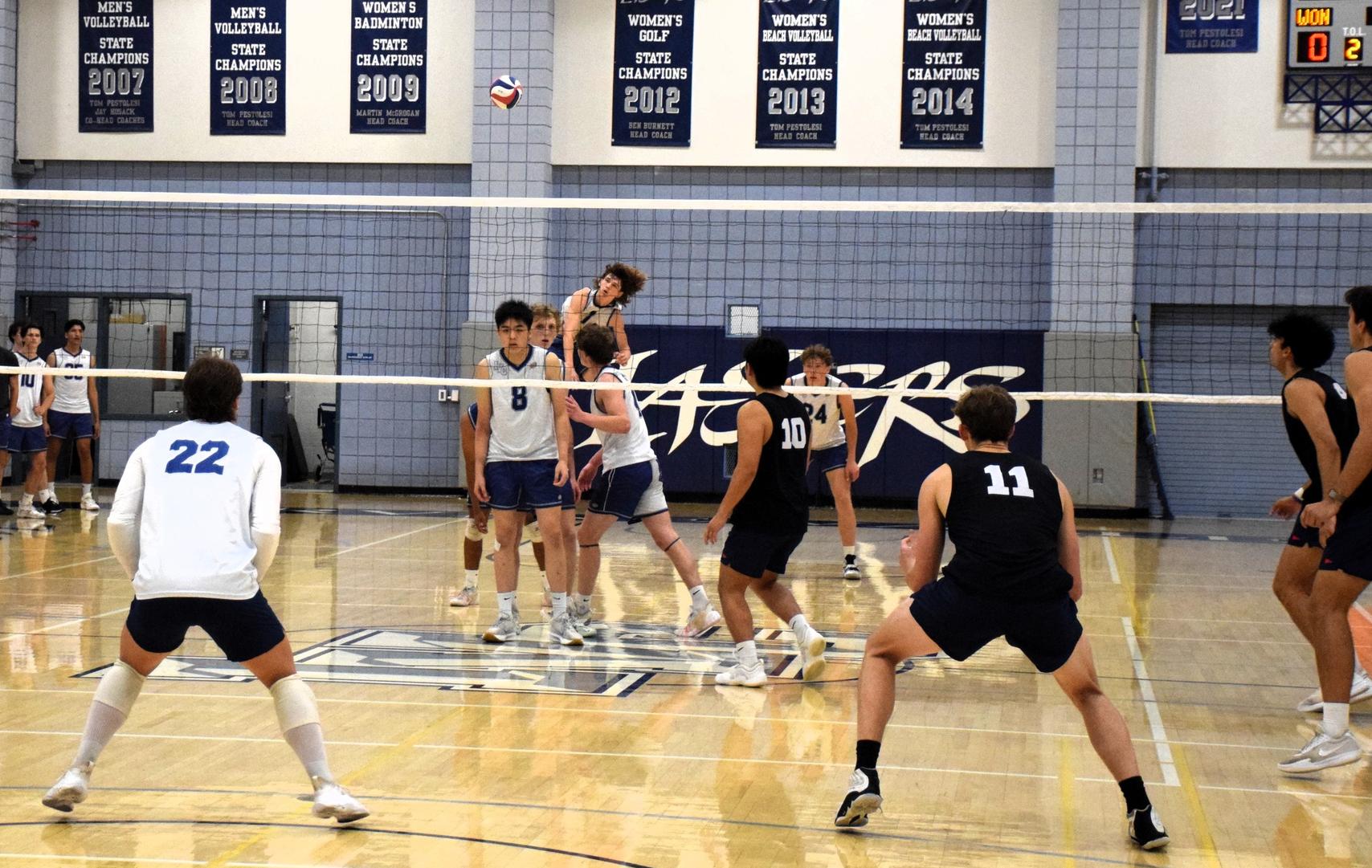 Men's volleyball team battles, falls to No. 1 Orange Coast