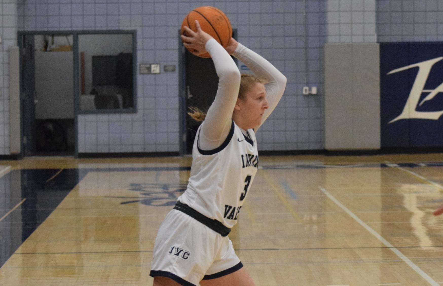 Women's basketball team wins big at Palo Verde