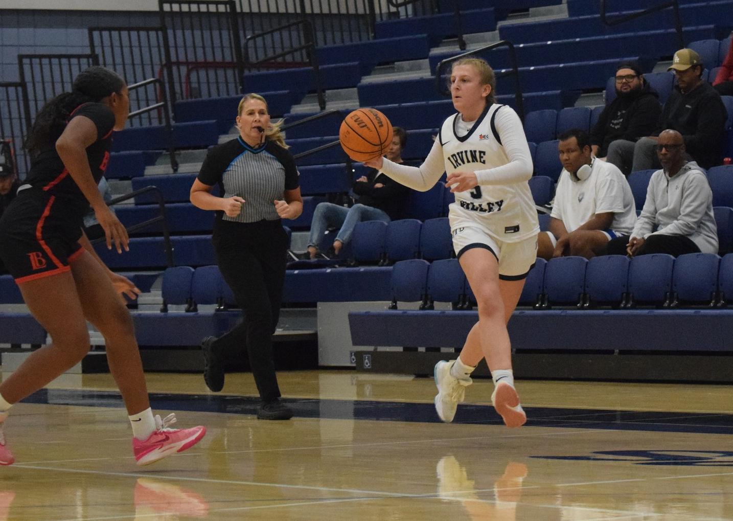Women's basketball back at home and hosts Saddleback Friday