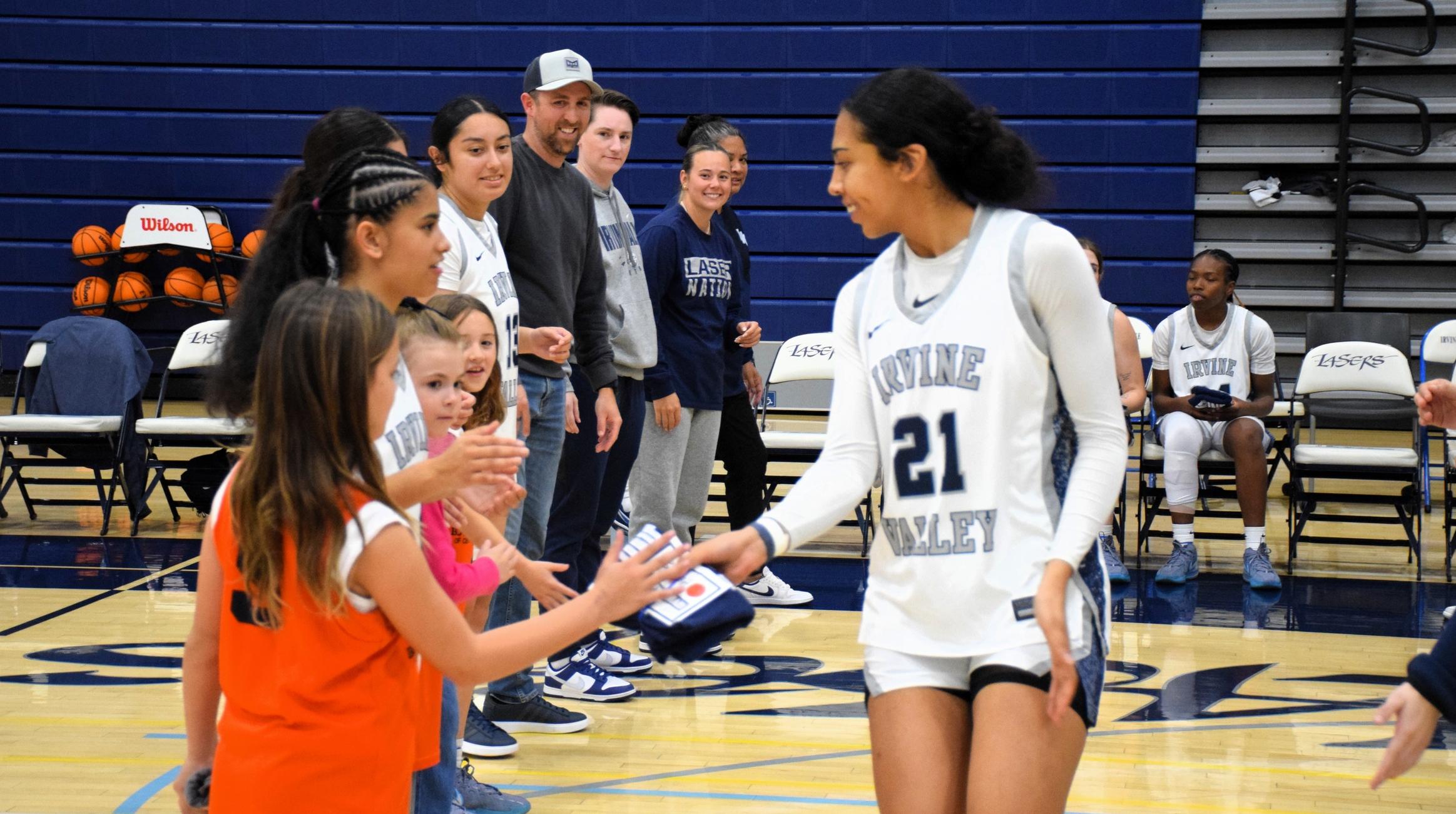Women's basketball team rallies in fourth quarter to edge SAC