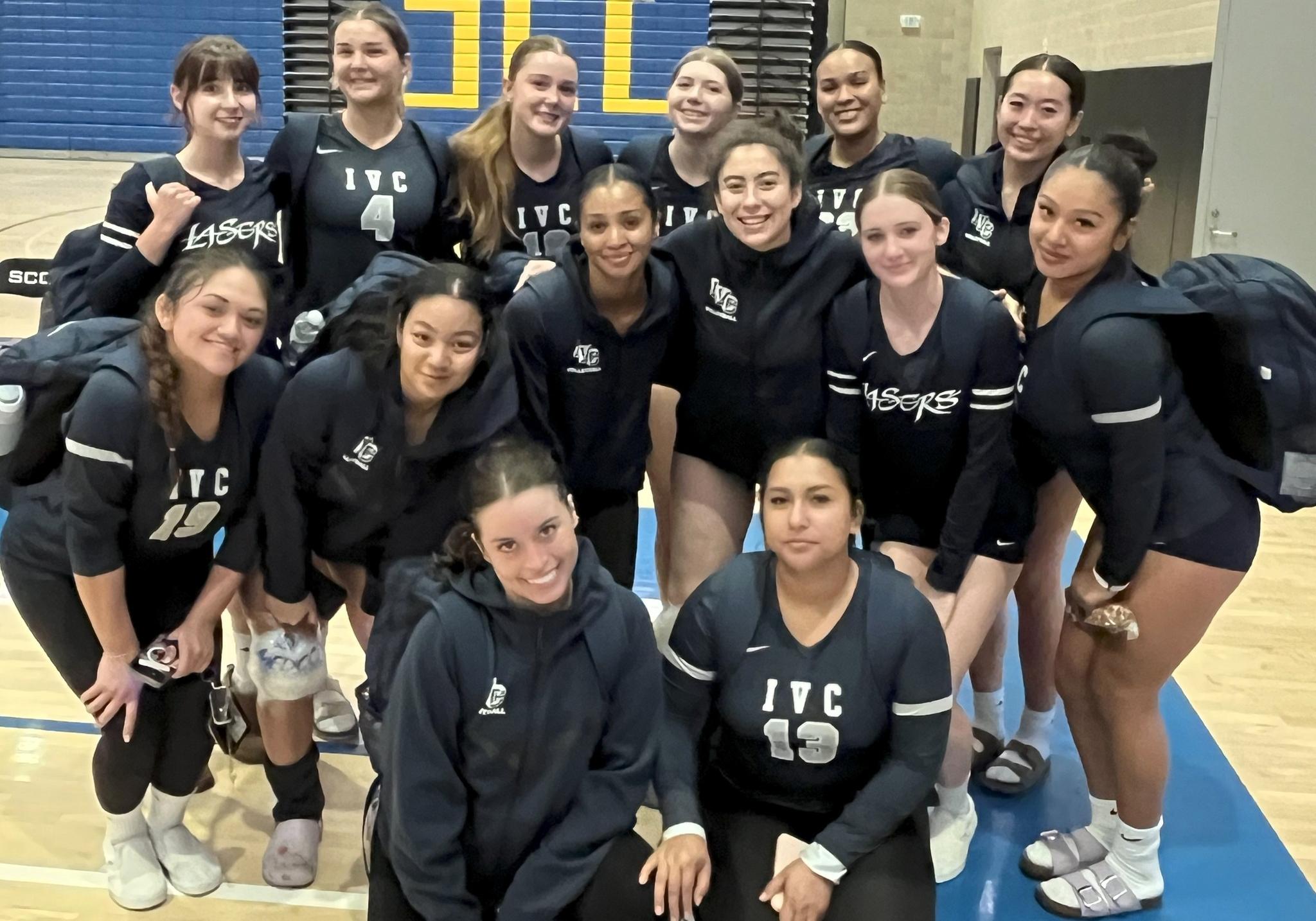 Women's volleyball team starts conference play with a sweep