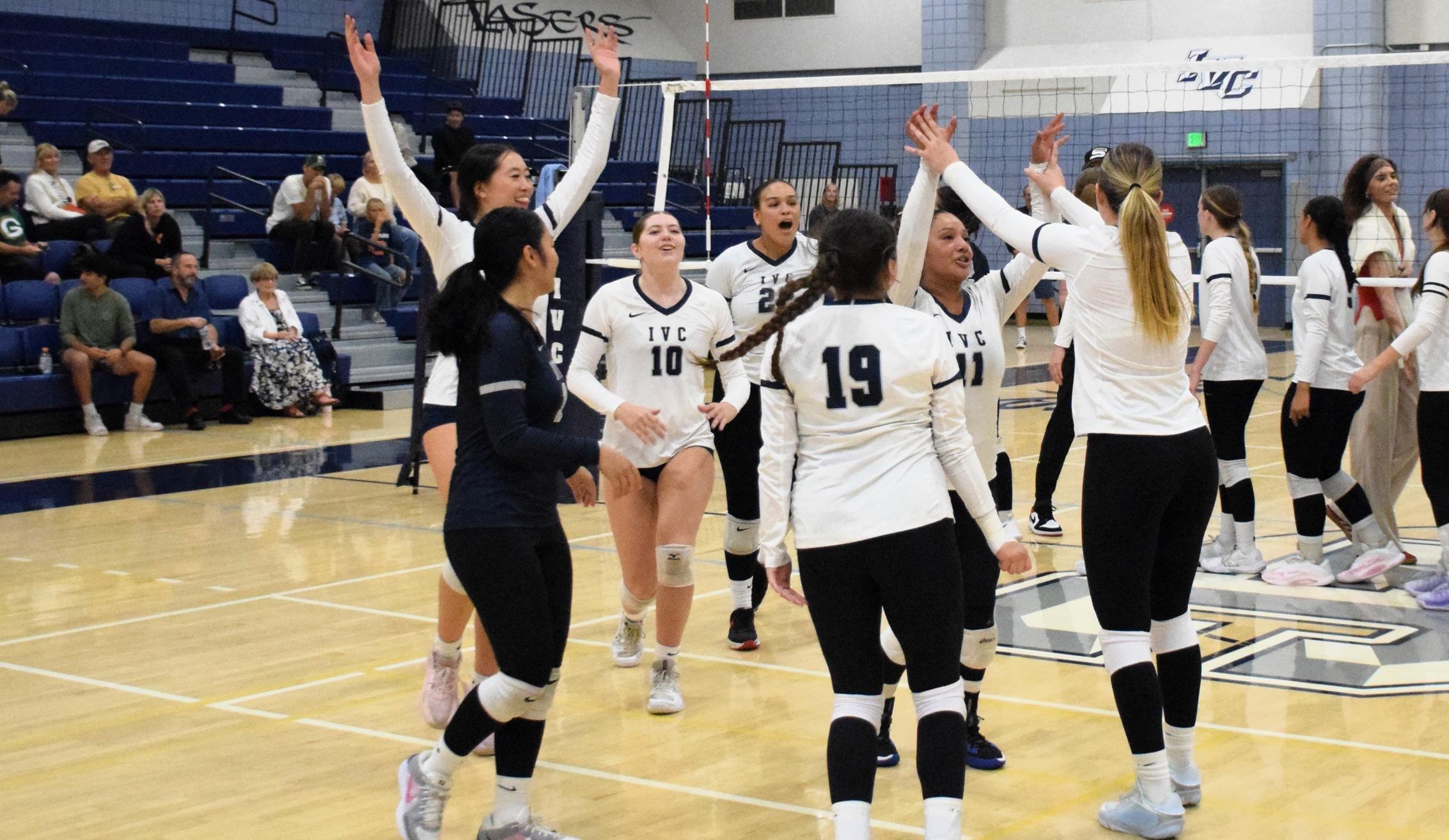 Women's volleyball rallies and takes down Saddleback in five